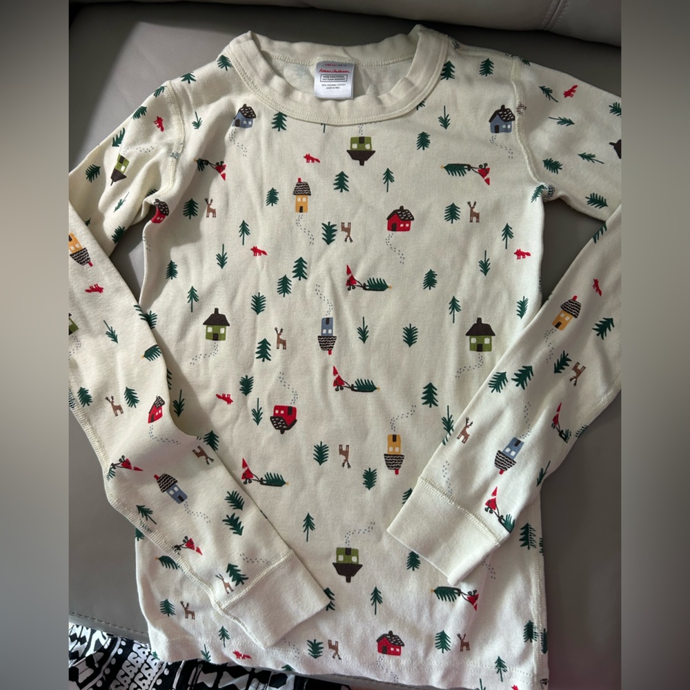Hanna Andersson Cream Shirt with Cabin and Tree Design